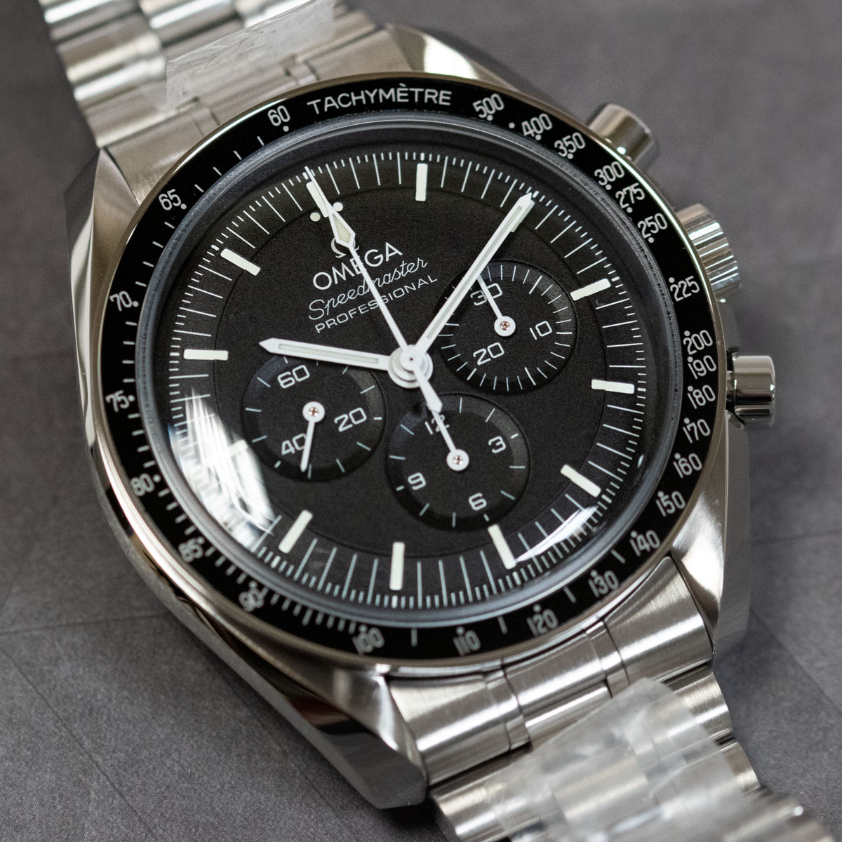 Omega Speedmaster Moonwatch Professional Co-Axial Master Chronometer :  310.30.42.50.01.001 New