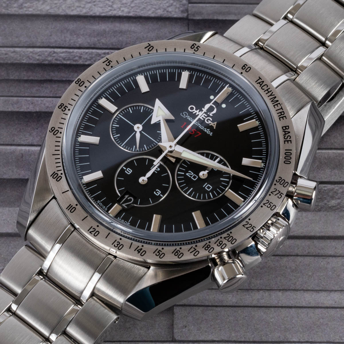 Omega speedmaster professional broad arrow sale