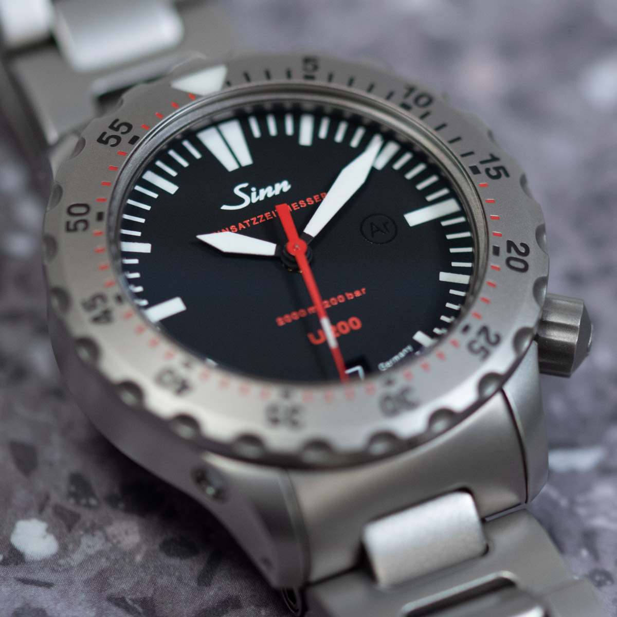 Sinn - Diving Watch U200 (EZM 8) : 1012.010 : SOLD OUT : black dial on  Tegimented Submarine Steel