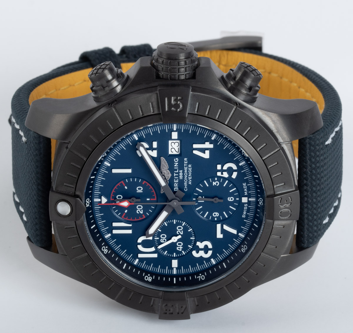 Breitling super avenger 2024 chronograph 48 night mission