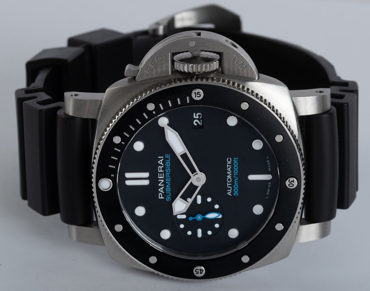 Panerai Submersible PAM 683 SOLD OUT black dial on black rubber strap